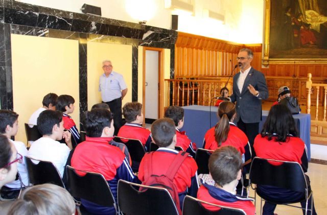 Alumnos del colegio Santa Clara visitan Caravaca y mantienen un encuentro con el alcalde - 2, Foto 2