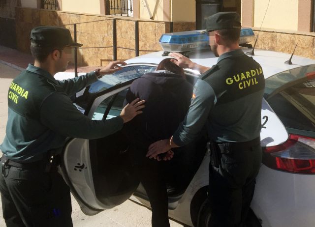 La Guardia Civil esclarece una decena de estafas en la compra de teléfonos móviles - 1, Foto 1