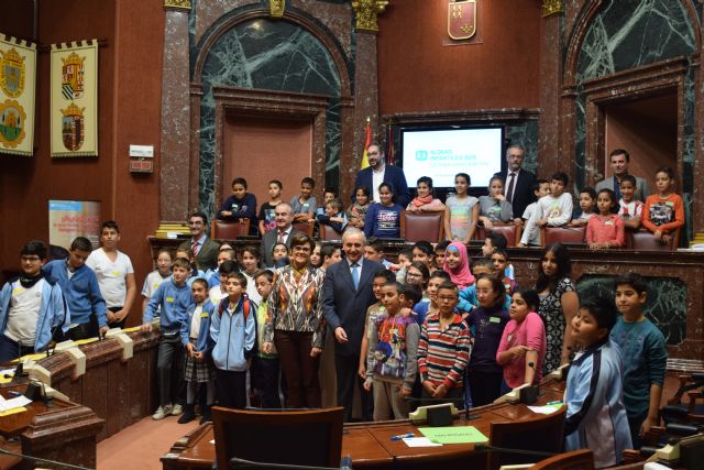 Diputados del GPP participan en la actividad Diputados por un día organizada por Aldeas Infantiles - 1, Foto 1