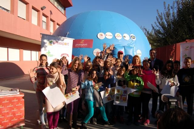 Comunidad y Proexport llevan a los colegios la   ´Frutoteca´ para concienciar a los alumnos de la importancia de comer fruta y verdura - 2, Foto 2