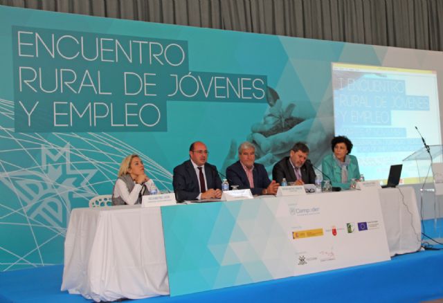 El presidente de la Comunidad clausura el I Encuentro Rural de Jóvenes y Empleo celebrado en Puerto Lumbreras - 2, Foto 2