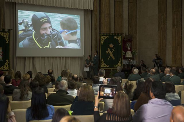 La Guardia Civil y la Fundación Síndrome de Down de Madrid presentan el Calendario solidario 2016 - 1, Foto 1