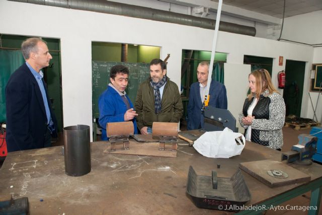 López llama a los cartageneros para que encarguen trabajos al Taller Ocupacional de la Fundación Tienda Asilo de San Pedro - 1, Foto 1