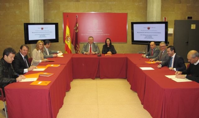 Fomento aborda la rehabilitación de 477 viviendas de promoción pública en régimen de alquiler en nueve municipios de la Región - 1, Foto 1