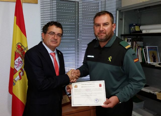 La Guardia Civil felicita a un orientador educativo de la comarca del Altiplano, por su excelente colaboración - 1, Foto 1