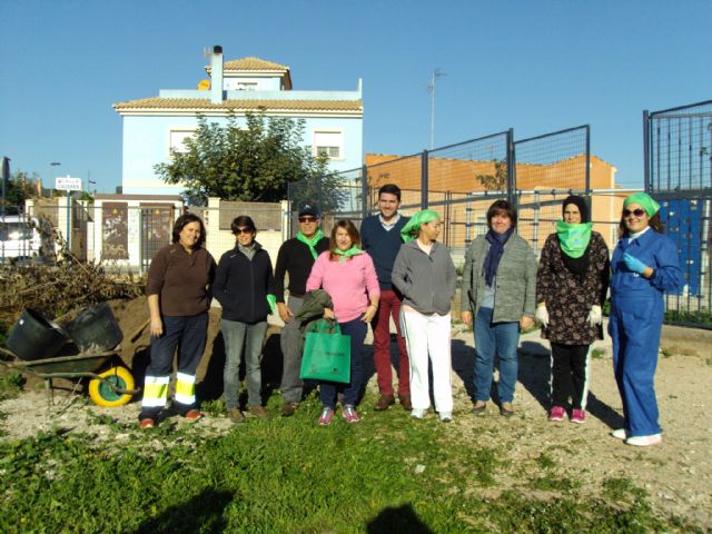 Voluntarios del Banco del Tiempo prestarán sus servicios en huertos escolares - 1, Foto 1