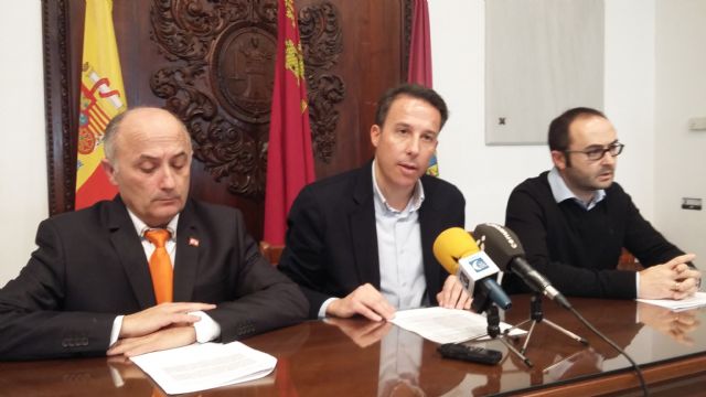 Declaración Institucional de los Grupos Municipales del Partido Popular, Partido Socialista y Ciudadanos con motivo del XXXVIII Aniversario de la Constitución Española - 1, Foto 1