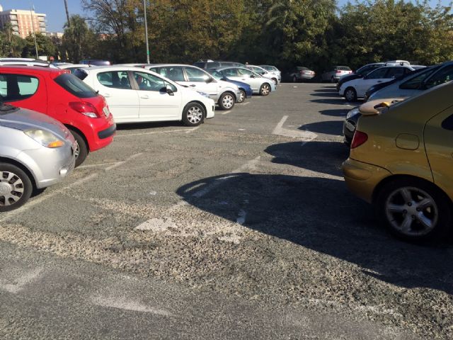El PSOE denuncia los problemas de limpieza y desperfectos en los accesos de los  aparcamientos del centro de Murcia - 3, Foto 3