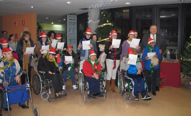 Fomento inaugura el belén navideño con los jóvenes de Astrapace - 1, Foto 1