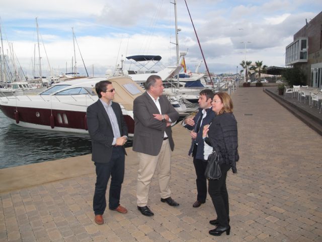 El consejero Francisco Bernabé realiza una visita al Club Náutico Marina de las Salinas - 1, Foto 1