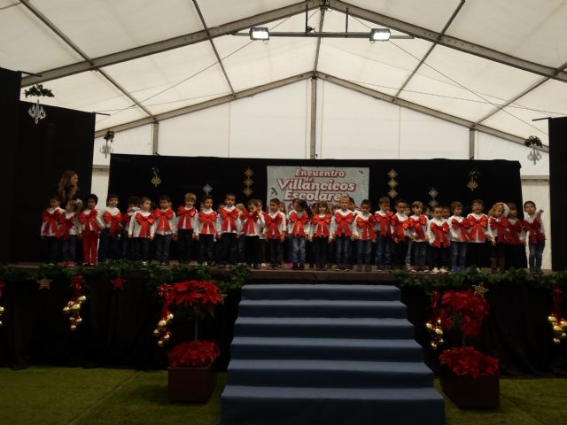 Los escolares pinatarenses cantan a la Navidad en el IV Encuentro de Villancicos escolares - 1, Foto 1