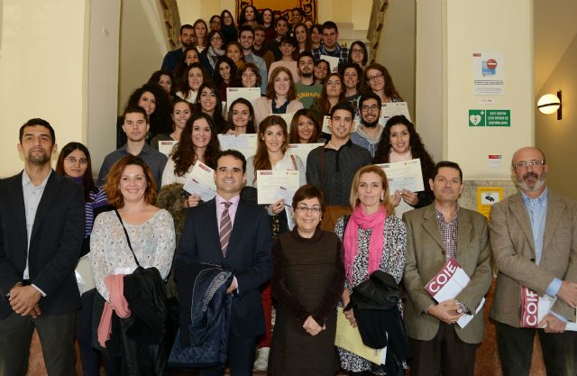 Entrega de diplomas a los alumnos y alumnas de las becas rurales y sociosanitarias - 1, Foto 1