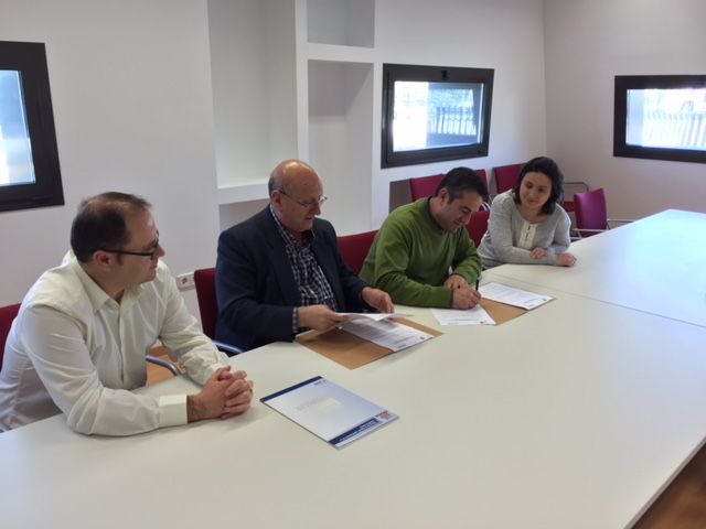 Los empresarios del Parque Industrial Oeste y el Ayuntamiento de Alcantarilla firman el convenio de colaboración - 3, Foto 3