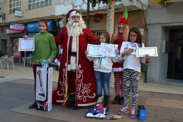 Los niños plasman su visión de la Navidad en el concurso de Christmas - 1, Foto 1