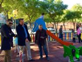 Cuatro jardines de El Infante cuentan con zonas de juego infantil renovadas y nuevos aparatos de gerontogimnasia
