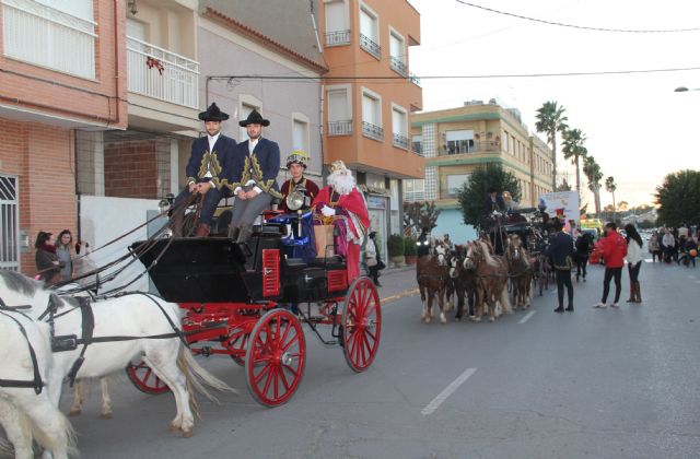 Los Reyes Magos llegan a Puerto Lumbreras con una cabalgata llena de regalos y sorpresas - 2, Foto 2