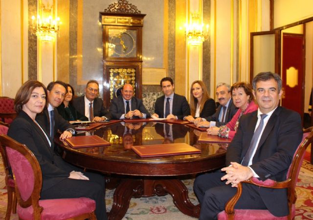 Pedro Antonio Sánchez pide a los nuevos diputados y senadores murcianos del PP activismo, compromiso e iniciativa para conseguir lo máximo para la Región - 1, Foto 1