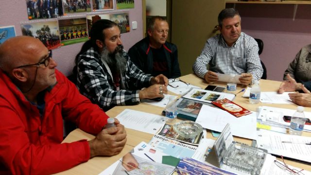 MC se reúne con los vecinos de la Bda. Virgen de la Caridad para atender sus necesidades - 1, Foto 1