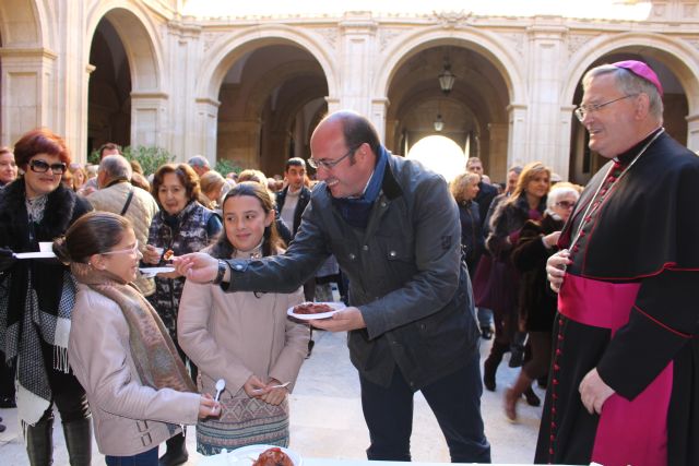 Pedro Antonio Sánchez participa en el tradicional acto de degustación del boniato - 1, Foto 1