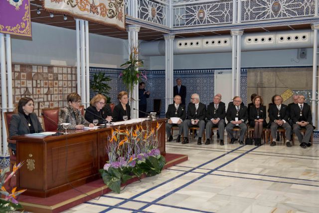 La Academia de Farmacia inicia el curso académico, marcado por el fallecimiento de Miguel Navarro y Prudencio Rosique - 1, Foto 1