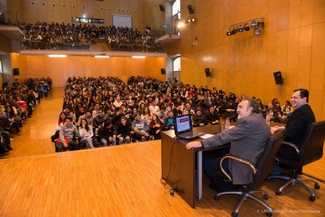 Más de 600 jóvenes lectores conocen al autor Manuel Moyano - 1, Foto 1