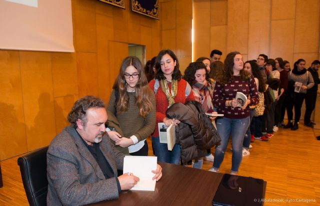 Más de 600 jóvenes lectores conocen al autor Manuel Moyano - 3, Foto 3