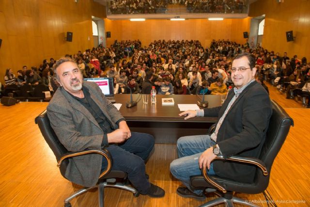 Más de 600 jóvenes lectores conocen al autor Manuel Moyano - 4, Foto 4