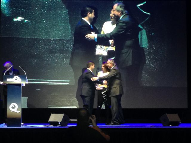 El Instituto para la Calidad Turística de España, ICTE, premia a Mariano López, inventor de la Q en la arena - 1, Foto 1