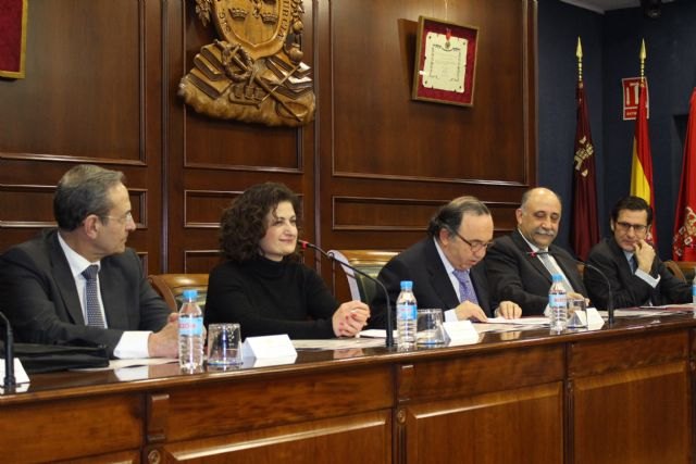 La Comunidad reconoce la trayectoria de la Escuela de Práctica Jurídica, que se consolida como referencia en este ámbito en la Región - 1, Foto 1