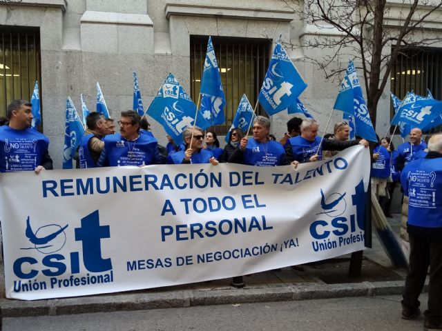 CSIT UNIÓN PROFESIONAL moviliza a varios centenares de empleados públicos para defender unificación de criterios, respecto a las subidas retributivas en sus nóminas - 1, Foto 1