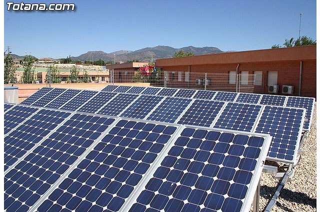 La energía solar fotovoltaica reduce la factura de la luz y mejora el medio ambiente, señala Lodeal Energía - 1, Foto 1