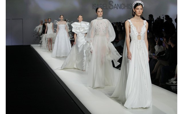 33 firmas desvelarán sus colecciones 2024 en la pasarela de Barcelona Bridal Fashion Week - 1, Foto 1