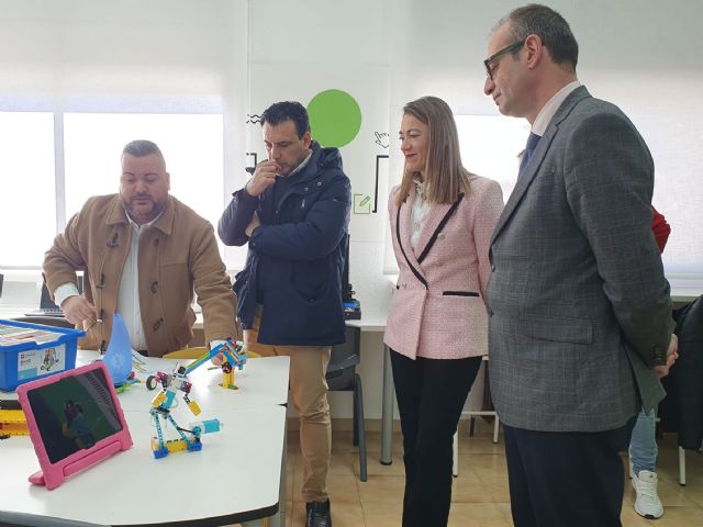 El consejero de Educación inaugura el ´Aula del Futuro´ del CEIP Virgen de las Maravillas de Cehegín - 1, Foto 1