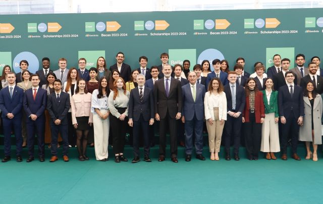 Su majestad el Rey entrega las Becas de formación de Iberdrola para el desarrollo del 'empleo verde' - 2, Foto 2