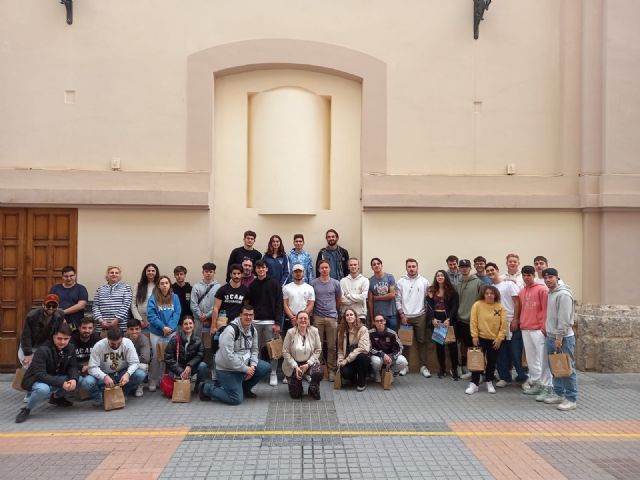 Alumnos de la UCAM visitan la Cofradía del Resucitado - 5, Foto 5