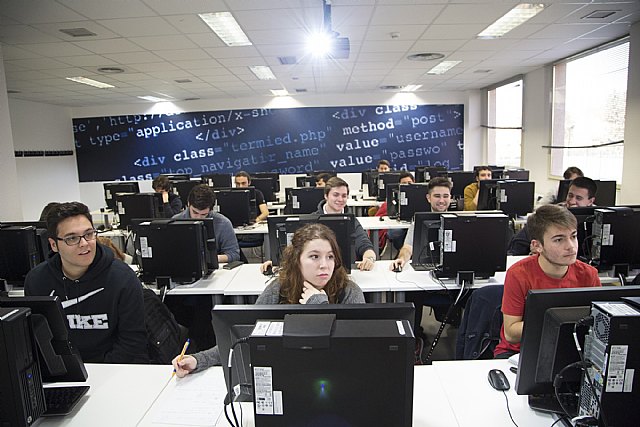 Imagen de una clase del centro universitario U-tad., Foto 1