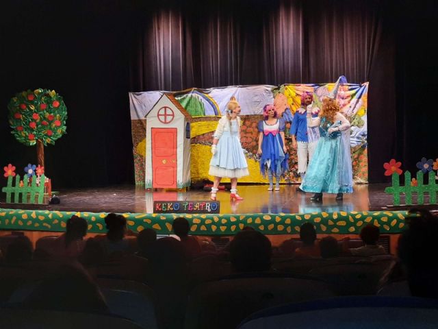 La solidaridad reune a 300 escolares en el teatro del centro cultural infanta elena de alcantarilla - 1, Foto 1