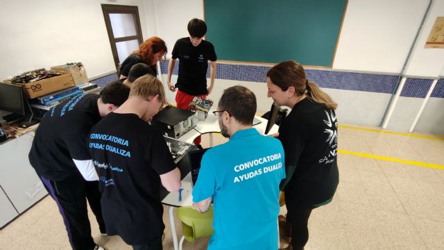 La X Convocatoria Dualiza bate récords: uno de cada diez centros de FP del país presenta proyectos La X Convocatoria Dualiza bate récords: uno de cada diez centros de FP del país presenta proyectos