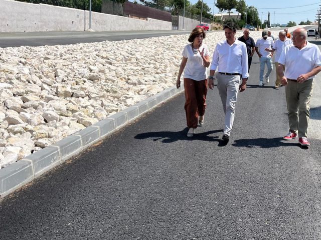 El Gobierno local invierte 338.463,77 euros en las obras de revestimiento del talud de la Avenida de la Ermita, en urbanización El Romeral El Gobierno local invierte 338.463,77 euros en las obras de revestimiento del talud de la Avenida de la Ermita, en urbanización El Romeral