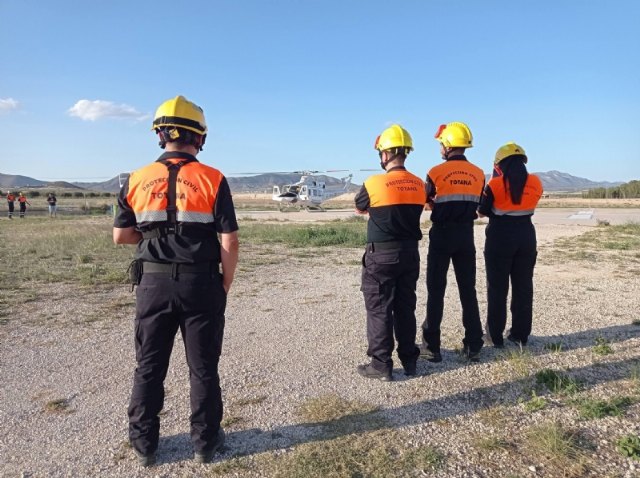 Voluntarios de Protección Civil de Totana reciben formación en materia de Cooperación Aeroterrestre en la lucha contra los incendios forestales, Foto 2
