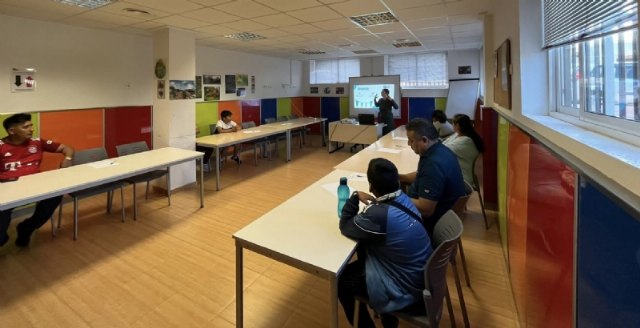 El Candil recibe subvención de 100.000 euros para combatir el absentismo y fracaso escolar en Totana - 2, Foto 2