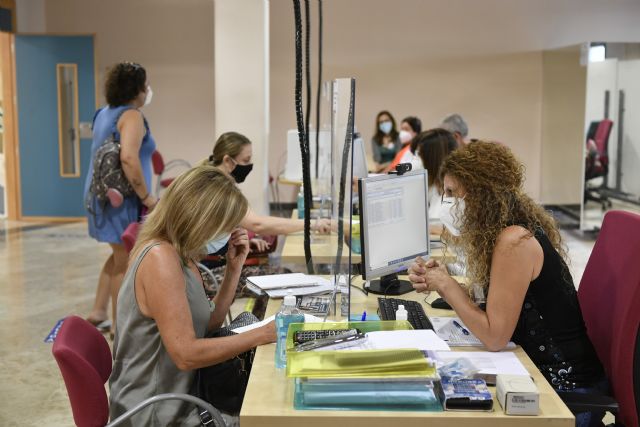 Comienzan los llamamientos en la UMU para la formalización de matrículas en estudios de Grado - 2, Foto 2