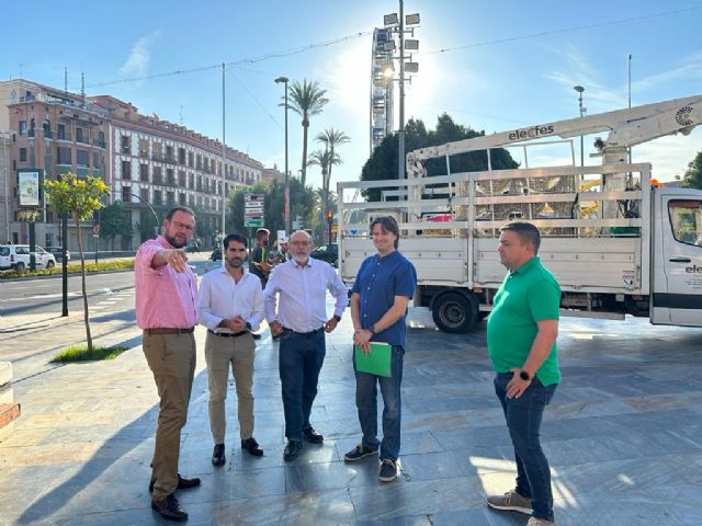 Más de 300.000 puntos de luz dan la bienvenida a los visitantes a la Feria en las principales entradas y avenidas de la ciudad - 2, Foto 2