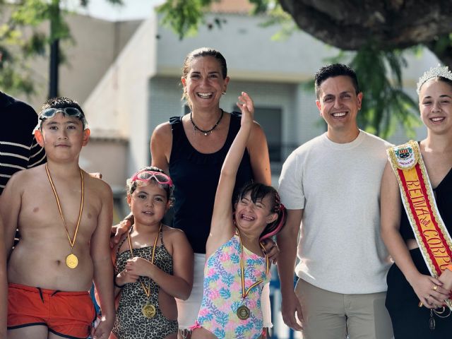 La piscina municipal de Archena cierra la temporada con más de 1.000 usuarios diarios entre bañistas y actividades - 2, Foto 2