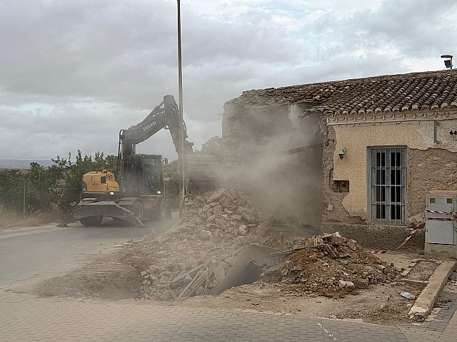 El Ayuntamiento de Torre Pacheco adquiere y derriba un antiguo inmueble en El Jimenado para mejorar la seguridad de los vecinos El Ayuntamiento de Torre Pacheco adquiere y derriba un antiguo inmueble en El Jimenado para mejorar la seguridad de los vecinos