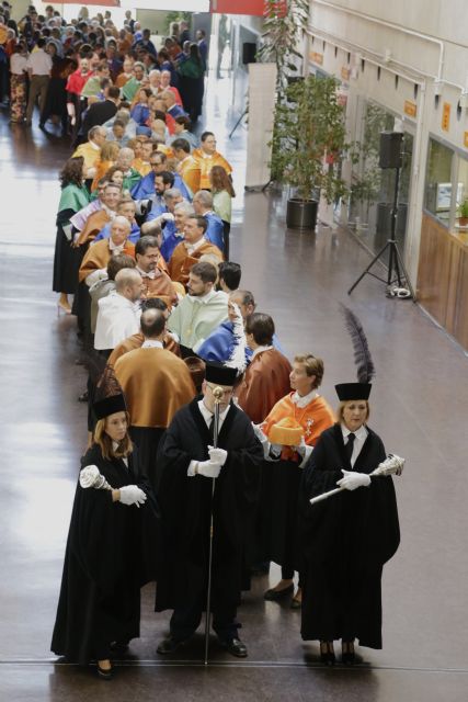 El rector de la UMU defiende que la Universidad del futuro será docente e investigadora o no será - 4, Foto 4