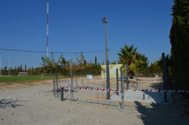 Arrancan los trabajos de construcción de los aseos públicos del campo municipal de césped natural - 2, Foto 2