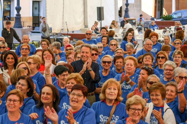 Más de 200 mayores participan en la masterclass de gimnasia incluida en la Semana del Mayor, que incluye exposiciones, música y un encuentro tecnológico - 4, Foto 4