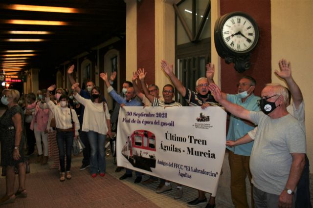 Fulgencio Gil: los vecinos de Lorca y su comarca sufrimos tres años de aislamiento ferroviario sin saber siquiera cuándo regresarán los trenes - 4, Foto 4