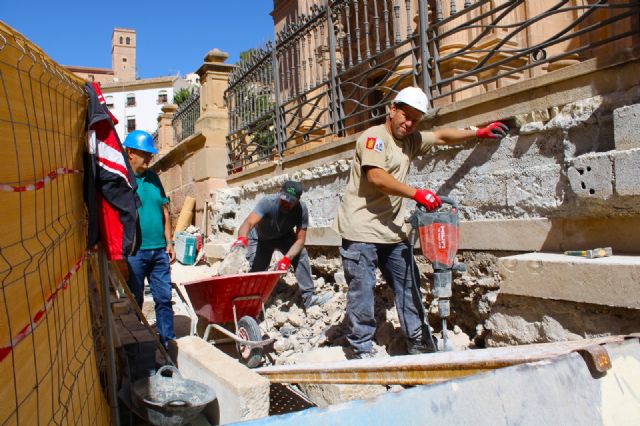 Comienzan los trabajos de intervención en la escalinata de acceso al atrio de la antigua Colegial de San Patricio - 2, Foto 2